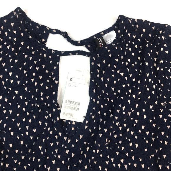WS160 NWT Women’s H&M Divided Heart Print Blouse M - Picture 3 of 4